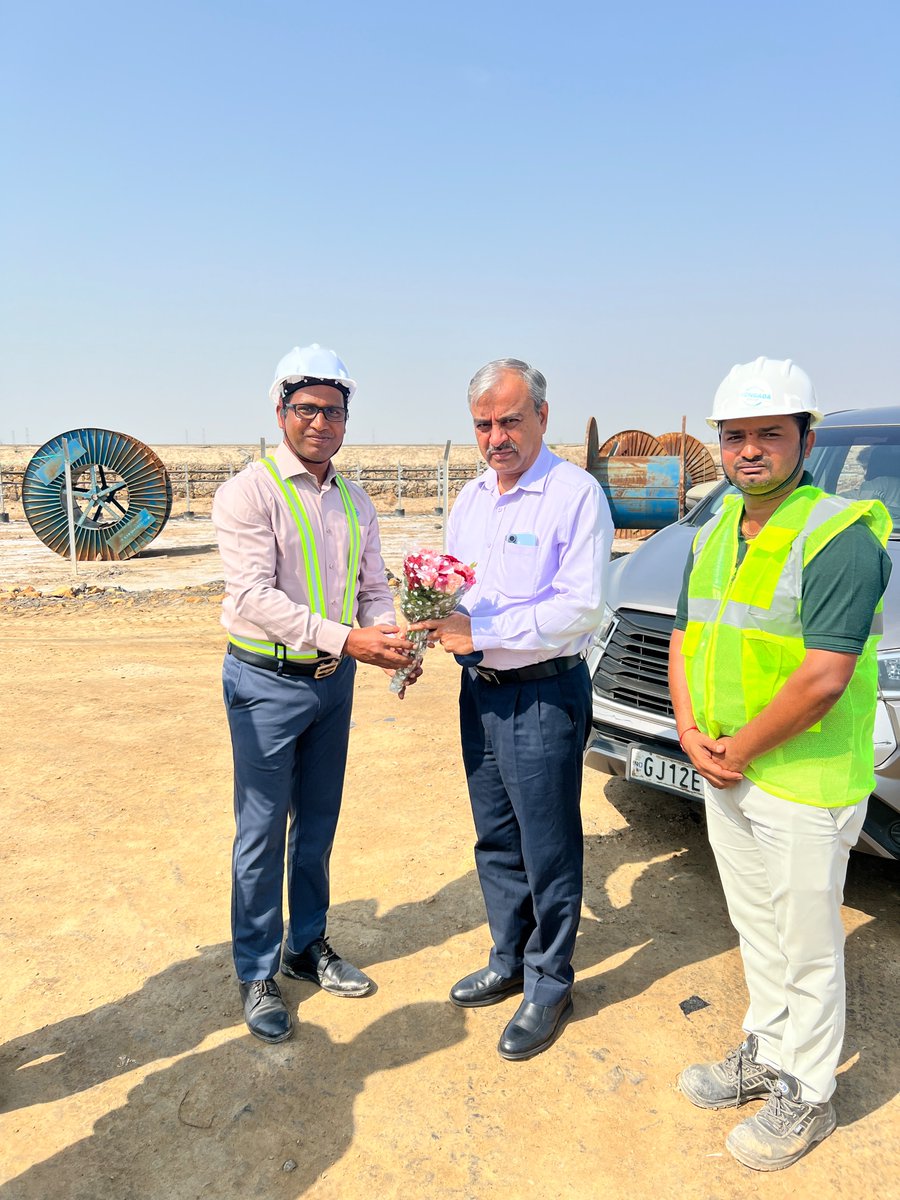 BondadaOnline's tweet photo. Where Leadership Meets Execution, Progress Accelerates.

Shri Rajesh Pratap Singh Sisodia, Director (P&P), @nlcindialimited, visited the 600 MWp Khavda Solar Project, reviewed the North & South Blocks, and inaugurated the South MCR. Joined by Mr. D. Uma Maheswara Rao, Director, and Mr. Vaddi Lakshmana Rao, COO, Bondada Renewable Energy Pvt. Ltd.

#BondadaGroup #NLCIndia
