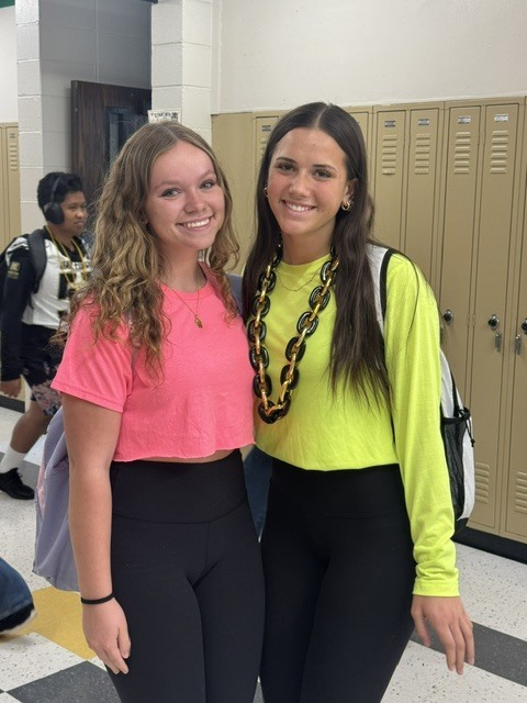 ExperienceOFHS's tweet photo. Lots of fun this week with students &amp; staff dressing the part &amp; glowing with BENGAL pride!
"Let The Games Begin"....Guess Who dressing up as staff; Just Dance in neon; Sorry wearing class colors &amp; a friendly game of Rock Paper Scissors  🧡 💛 💚 💙🎮 🕹️ 🎲
#TheBengalWay
#HOCO https://t.co/mU0MqZkvwK