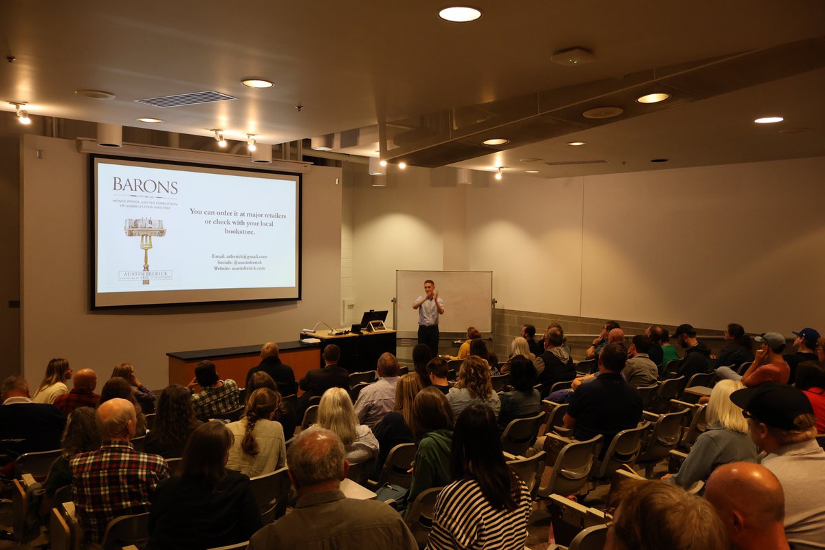 AustinFrerick's tweet photo. Surprise Surprise!

Julie Duhn came to my talk w/her granddaughter this week at the University of Northern Iowa (my book opens with her fight against my Hog Baron)

Also, what a turnout: 100 folks for a book that came out over 2 years ago. https://t.co/kOdnviUscI
