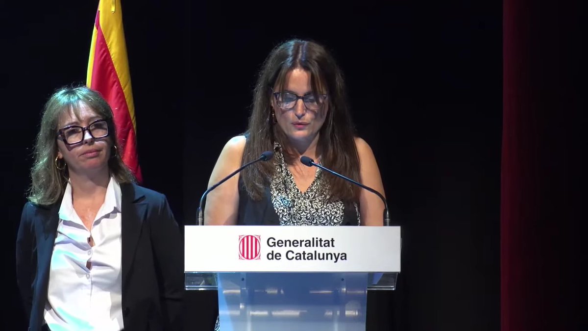 icscat's tweet photo. Aquest model, amb l'atenció multidisciplinària i l'exercici terapèutic al centre, destaca per la seva escalabilitat i sostenibilitat. 

Les especialistes Oona Meroño (@hbellvitge) i @LaiaAlcober (AP Delta i Baix Llobregat) ho han exposat al Pla de Salut de Catalunya - Horitzó 2035.