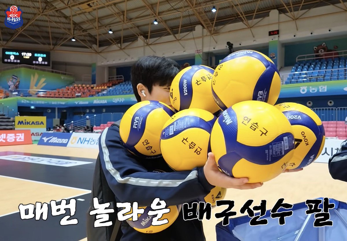 rkdgpdls666's tweet photo. 새로운 짤이 또 나왔네 https://t.co/onffx4eKHc