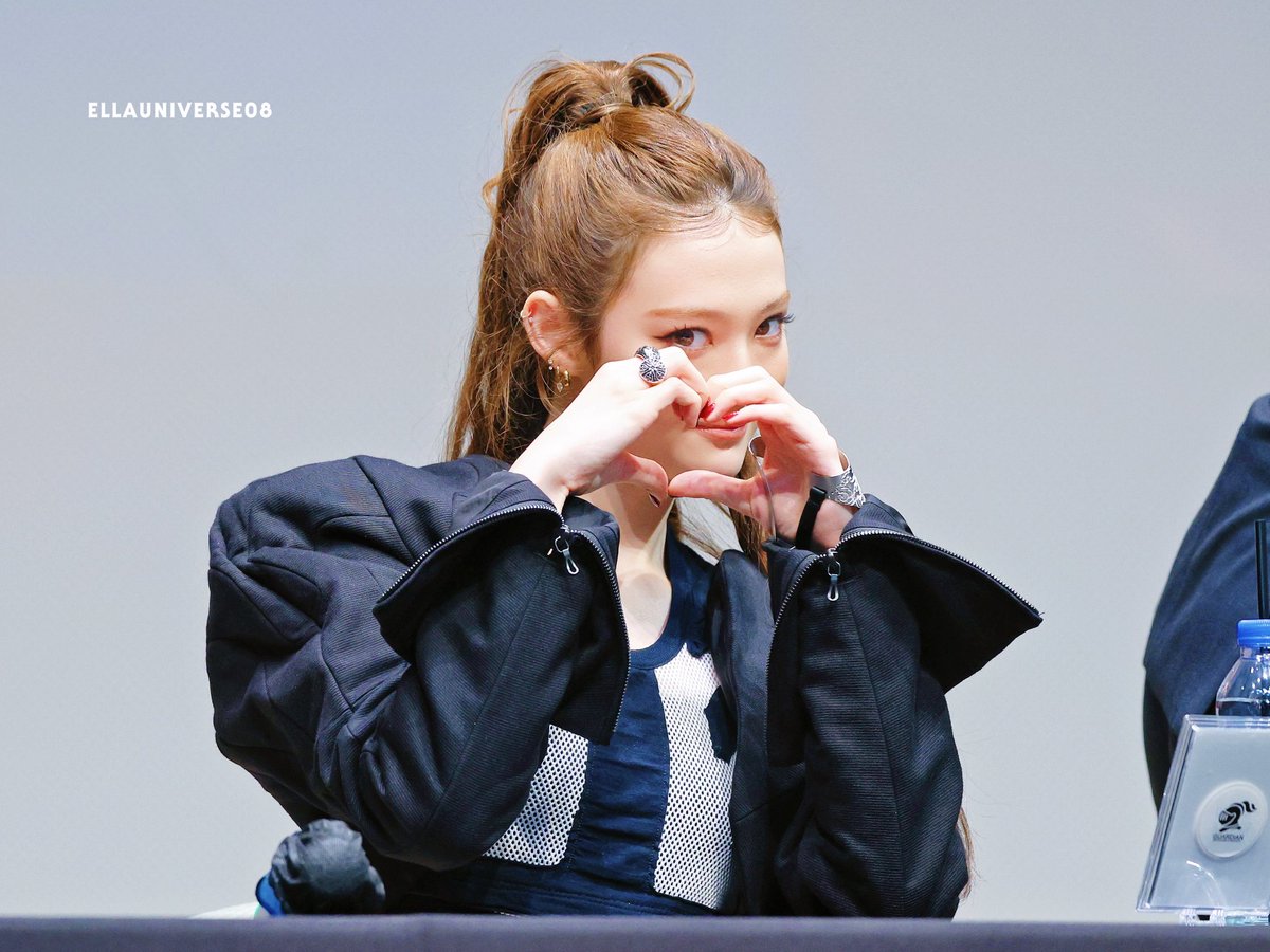 ellauniverse08's tweet photo. 261015
#엘라 #미야오 #ELLA #MEOVV https://t.co/EoTLhbTzSc