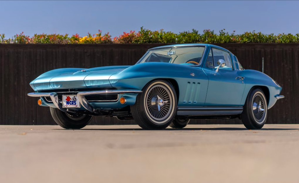 TopFlightAuto1's tweet photo. Only 41 built, and a $300,000 high bid! 🔥 This 1965 Corvette N03 Coupe is no ordinary C2. 👀

🛒Shop Now ➡ https://t.co/fH4lj5rakZ

Take a closer look at this rare Corvette from Mecum Auctions: https://t.co/UFbBRQP3Ik

#TopFlightAutomotive  #Corvette #AmericanMuscle https://t.co/t5SUmafNZ0