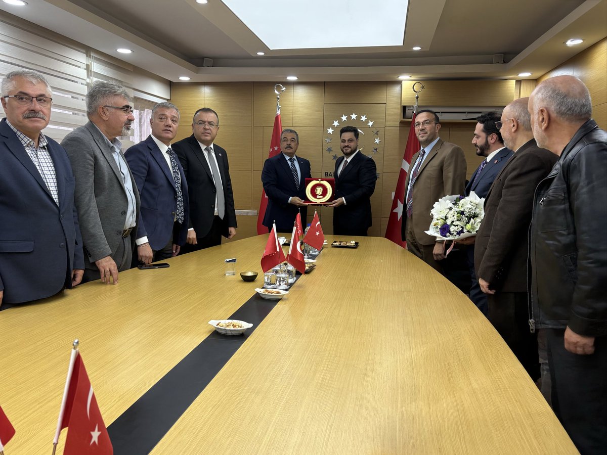 huseyinbas_BTP's tweet photo. Birleşik Kamu-İş Konfederasyonu Genel Başkanı Orhan Yıldırım ve beraberindeki heyeti genel merkezimizde misafir ettik.
Kamu çalışanlarımızın sorunları ve beklentileri, ülkemizin ekonomik gündemi üzerine verimli bir görüşme gerçekleştirdik. Nazik ziyaretleri için teşekkür ediyorum.