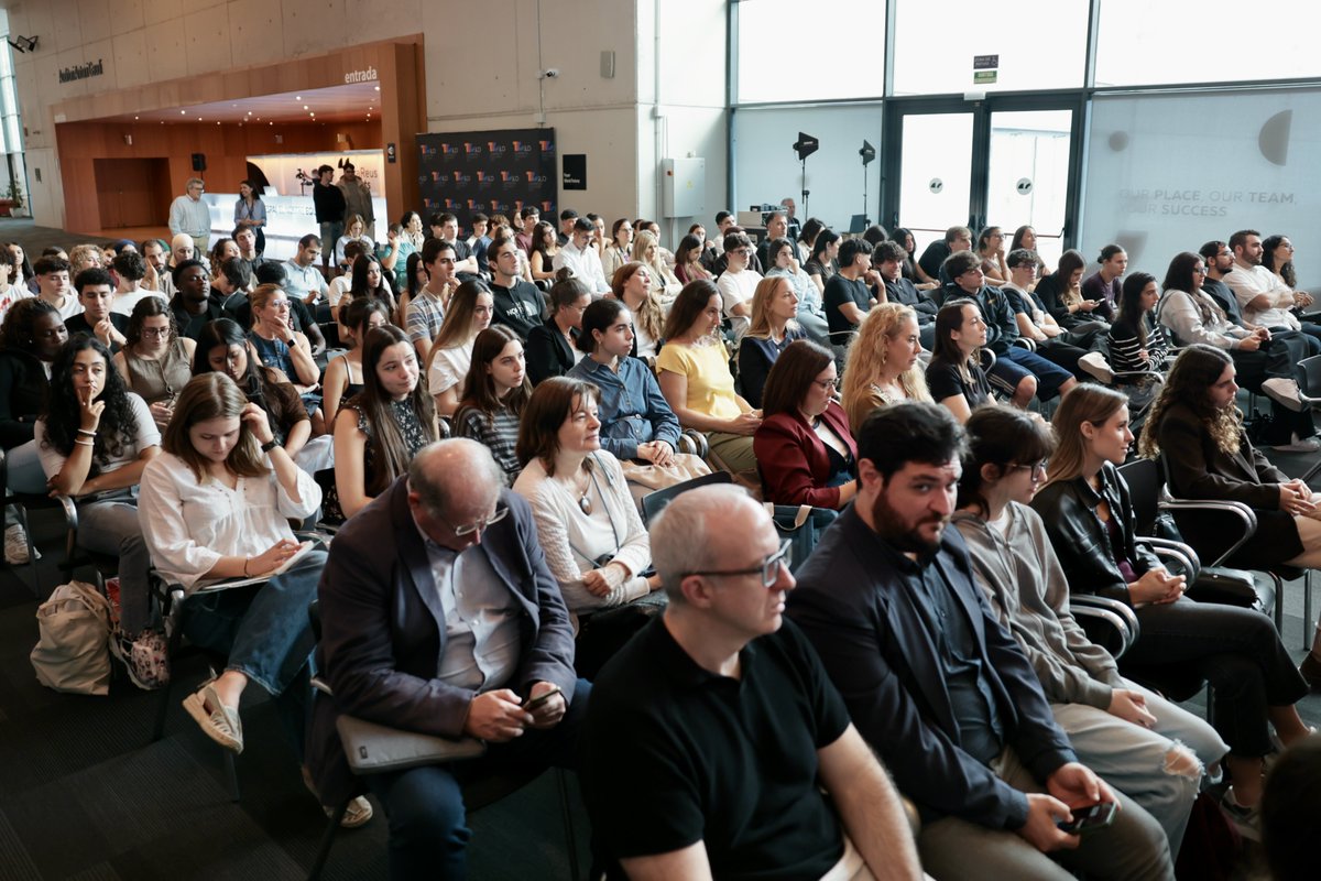 TICSud's tweet photo. 📌Gràcies també al públic i a les empreses i entitats col·laboradores de la jornada: @NTTDataSpain @HPEspana #XIPSET #CIDE #Alongside #MetsData @RedessaReus @reus_cat i @VermutMiroReus

#WomanInTech #TICSud #DonaTIC #CatalunyaSud https://t.co/UkJ93Q2hnB