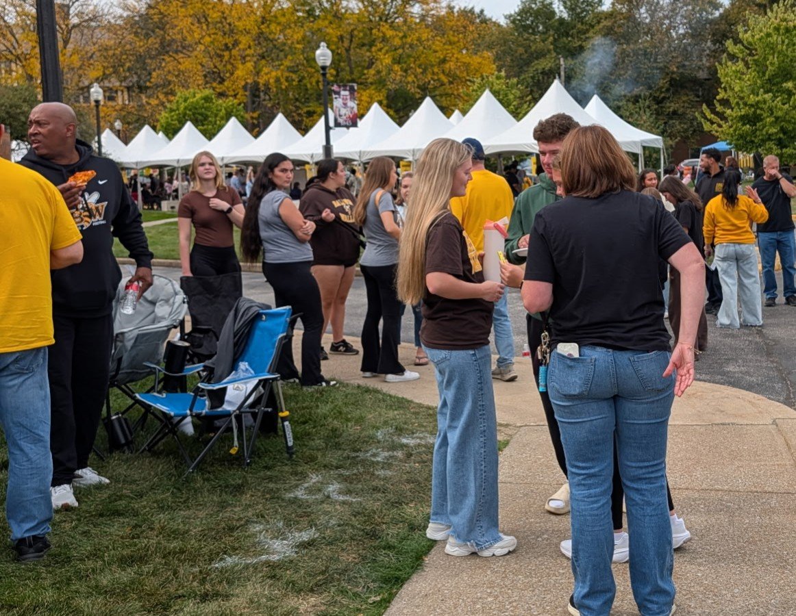 BW_FlagFB's tweet photo. Last Saturday, we had an outstanding day tailgating with our Flag Families present/future  and more. GO JACKETS! #EMPOWERWOMAN #BUILTBYFIRST #BackedbySWARM https://t.co/NsdoVbIYVQ