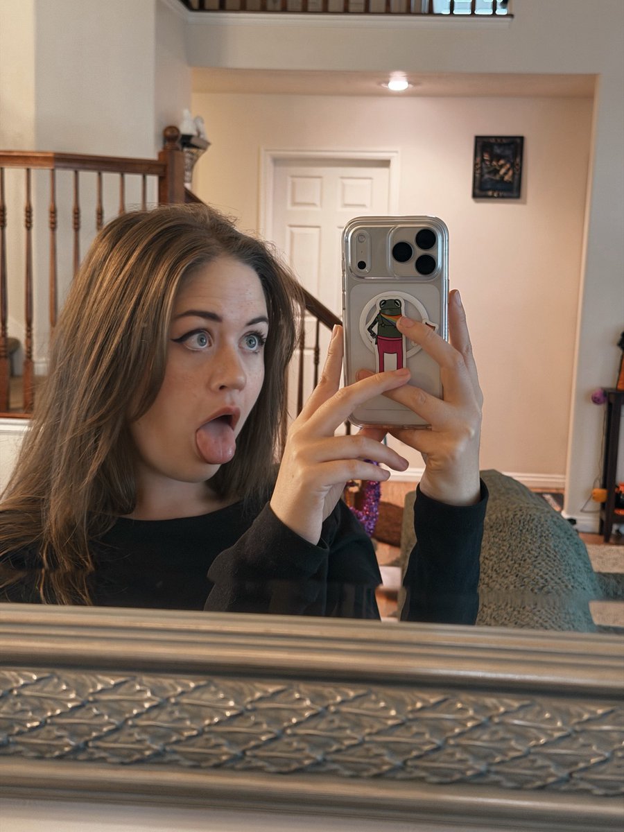 NoelWildxo's tweet photo. Silly face or opened wide? 👅 https://t.co/VVi9fIZAQG