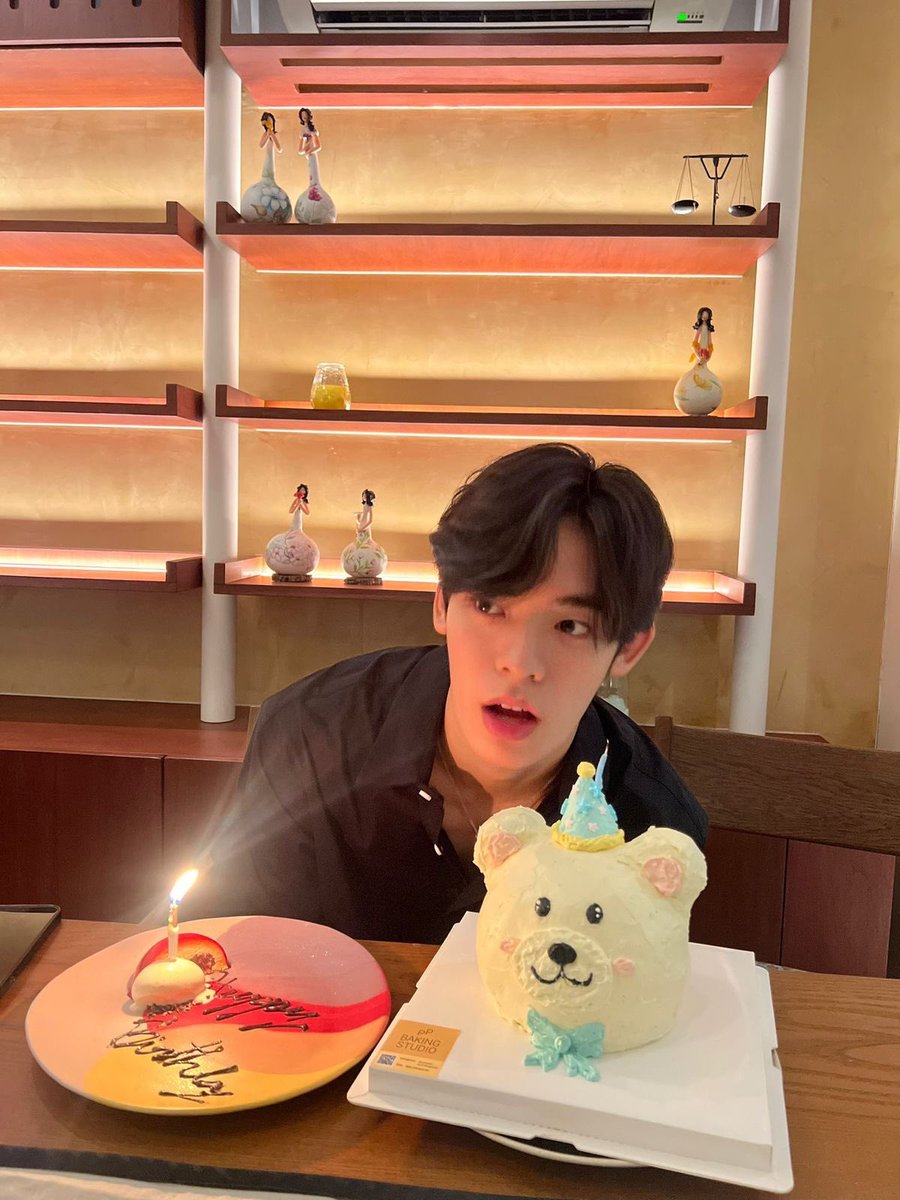 Teeteeporfcvn's tweet photo. HAPPY BIRTHDAY PIP POR 🎂

🗓️ : ngày 17 tháng 10 năm 2026 
*00 giờ tối ngày 16 tháng 10 
⏰ : 00:00 AM ( GMT +7)

🔑: POR 24TH BIRTHDAY
#️⃣ #.The24thBloomOfPor

#teeteepor #ตี๋ตี๋ป๋อ
☆ #twnpich #porsuppakarn ☆ https://t.co/PNBKlDnZdS