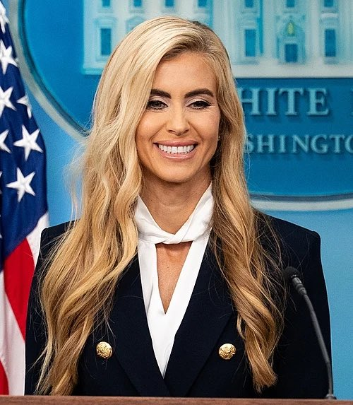 2Jennifer23wv's tweet photo. What are your thoughts about our new White House press secretary, Katie Zacharia? https://t.co/McpYLvIMpM