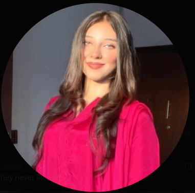 roin_yffad's tweet photo. Meet this hypocrite. She body-shamed another woman, then tweeted just yesterday, “I love how women support women.” When I called her out on her hypocrisy, she blocked me. The audacity! 
Practice what you preach. SHAME ON YOU, HYPOCRITE! https://t.co/BXltFtfzxX