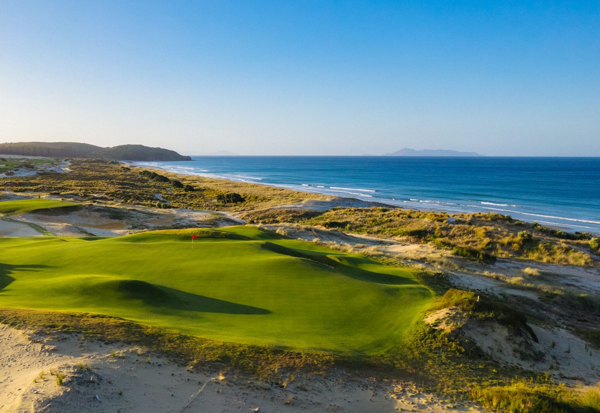 LINKSMagazine's tweet photo. Since the start of the century, golf has seen a rapid rise in the number of great golf courses and great golf holes that have been built.

@anthonyjdear with 15 exceptional holes that have opened in the last five years and which anyone can play: https://t.co/YnPJJ1gt1s https://t.co/ctP52ZihPM