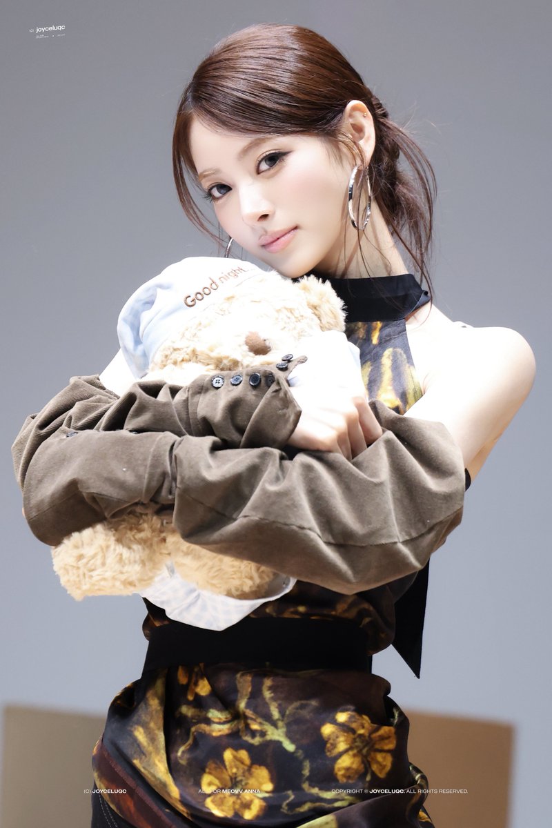 joyceluqc_'s tweet photo. 261016

#ANNA #안나
#MEOVV #미야오 https://t.co/THqvv5a2se