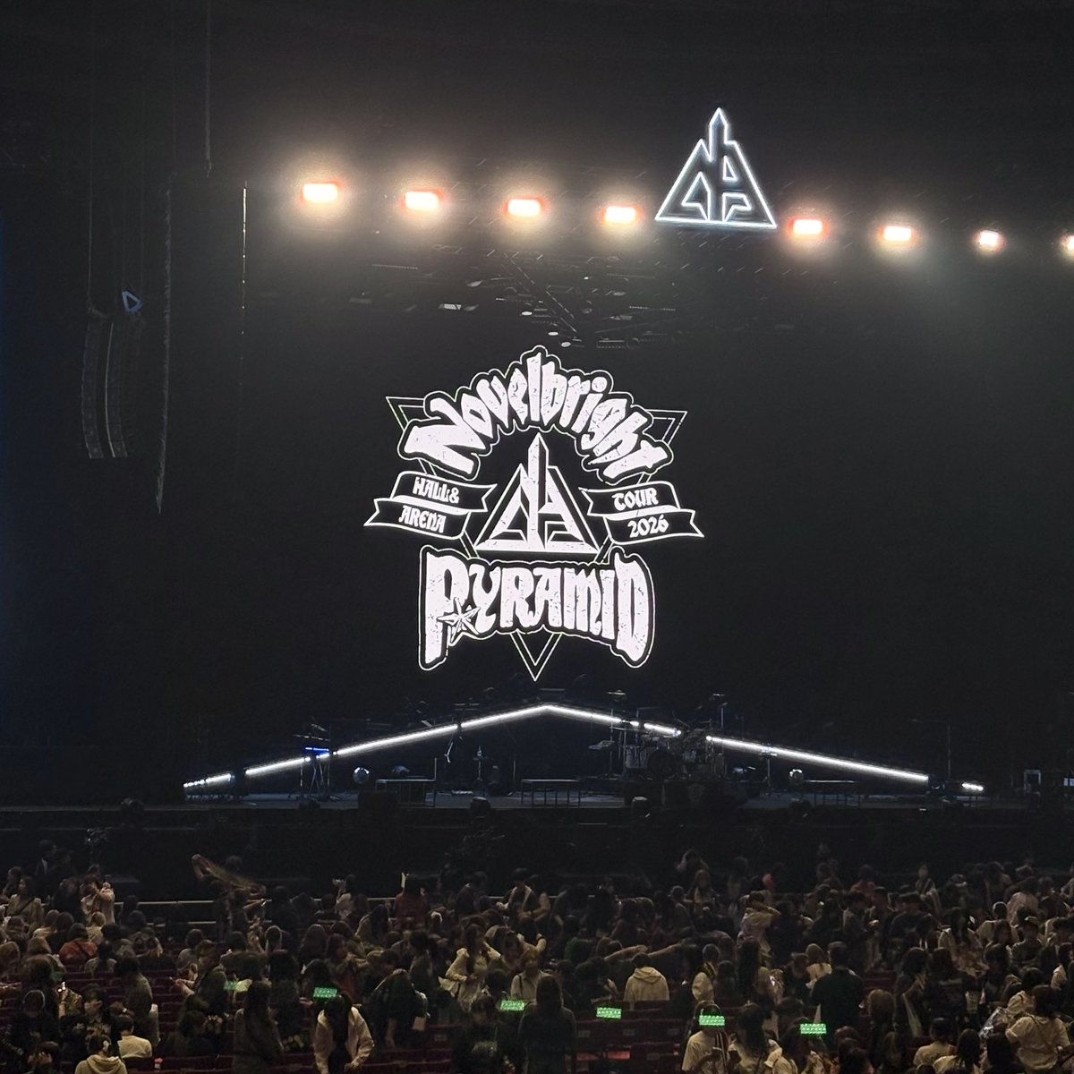 __3irxm's tweet photo. 2026.10.16 #PYRAMID

1曲少なくなったことなんてどうでもよくて、最後までステージに立つ雄大くんの姿が世界で1番かっこよかったし どんな姿であってもNovelbrightの存在が何年先も私の光です🌟·*.
今日という日に参戦できて本当に幸せでしたт т
“代わりなんかない宝物”！！

#Novelbright @yudai_vo https://t.co/smkzWk0L60