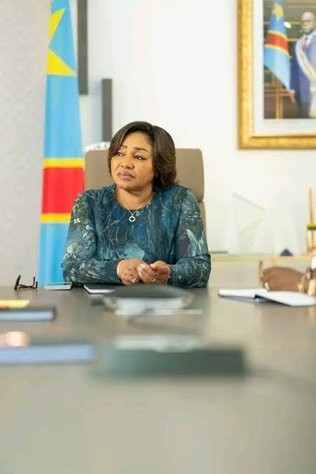 gimelInfo's tweet photo. Perquisitions en #Belgique :Denise #Nyakeru conteste les griefs et promet de collaborer avec la justice. L'épouse du Pdt #Tshisekedi s'est dite étonnée, jeudi 15 octobre, des perquisitions menées la veille par la justice belge dans la résidence familiale en Belgique. Agence Belga https://t.co/I0Uk3Ull9K