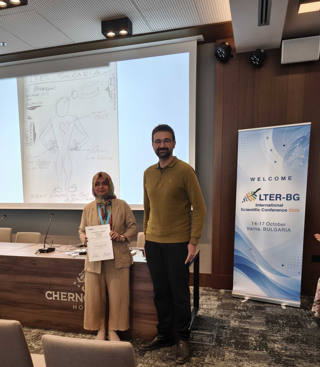 Pensoft's tweet photo. 🤝 We are proud to present the Pensoft Early Career Scientist Award to Sabica Naz for her talk on phenocam-derived GCC, showing how climate shapes forest growth periods at LTER Bab, Slovakia.   

🎉She earns a free publication in @oneecosystem! 

#ltercommunity @eLTER_Europe https://t.co/rLv0NWYi53