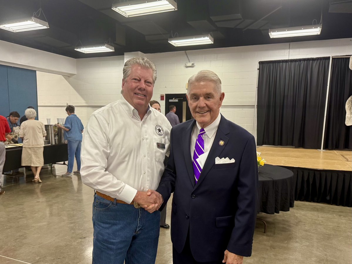 RepRWilliams's tweet photo. Thank you, to the Glen Rose Chamber for inviting me to speak at yesterday’s luncheon.   

We had a great discussion about the future of small businesses in the Great State of Texas, and the work I’m doing in Congress to fight for Main Street America. https://t.co/g5KFfIbrvG