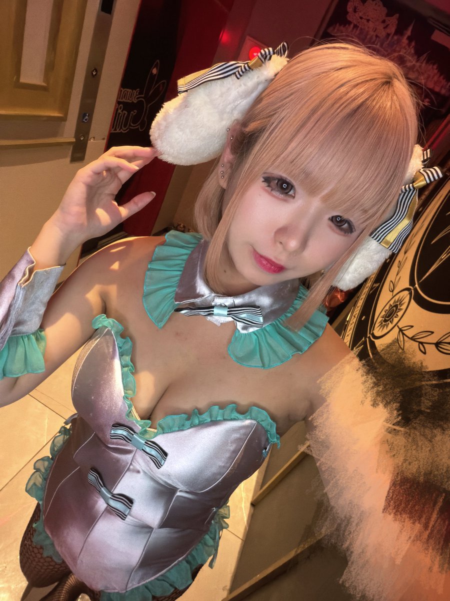 hinano__BG's tweet photo. ピアス開けてもらったーーふえたーー🤩
あさまで！！おなかすいた(^O^)! https://t.co/gLQzy0ZrQI