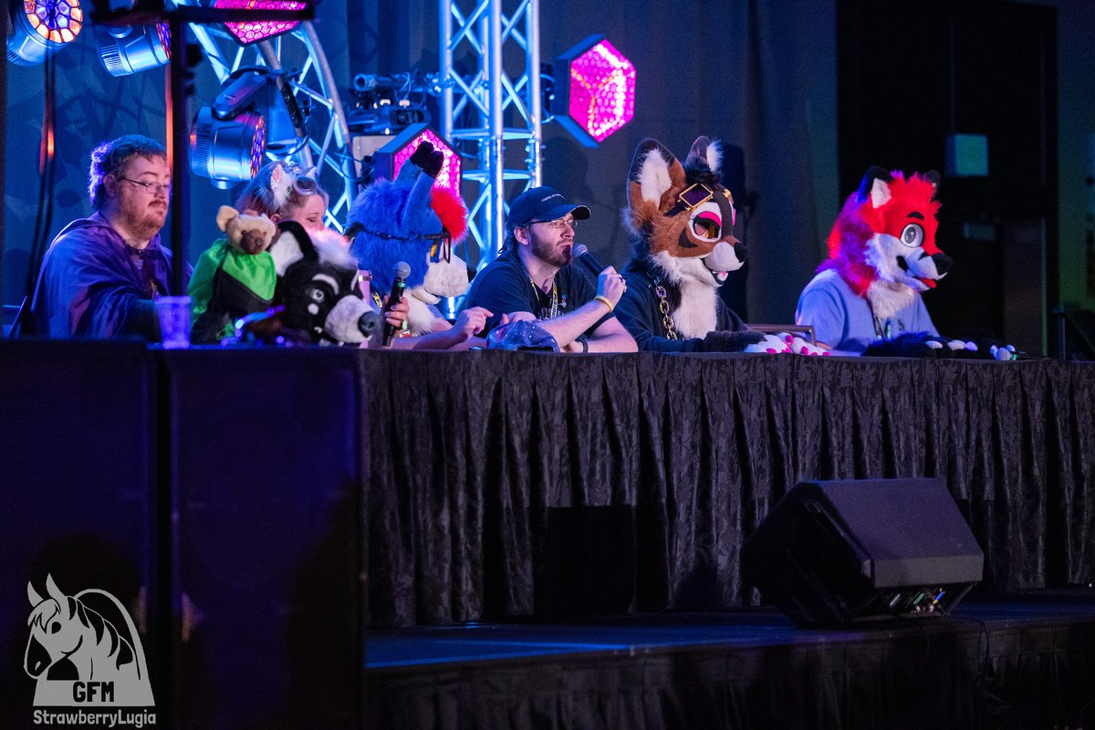 GatewayFurMeet's tweet photo. Opening Ceremonies is from 11-11:30am in the Main Events (Grand Ballroom C-G)! Come begin your celebration with us for GFM's tenth birthday! 🎂 🎉
#GFM26 https://t.co/ciBjO3MU6G