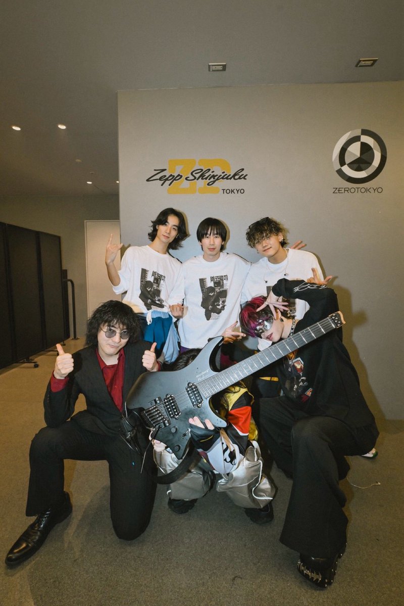nishizuki_leon's tweet photo. 弌誠 3rd ONE MAN LIVE

『ジャンク・セッション・シティ』

Zepp 新宿、ベース弾かせて頂きました。

コラボで超学生さんとまた同じステージで運命感じてます。モエモエ https://t.co/2cugMnxHAX