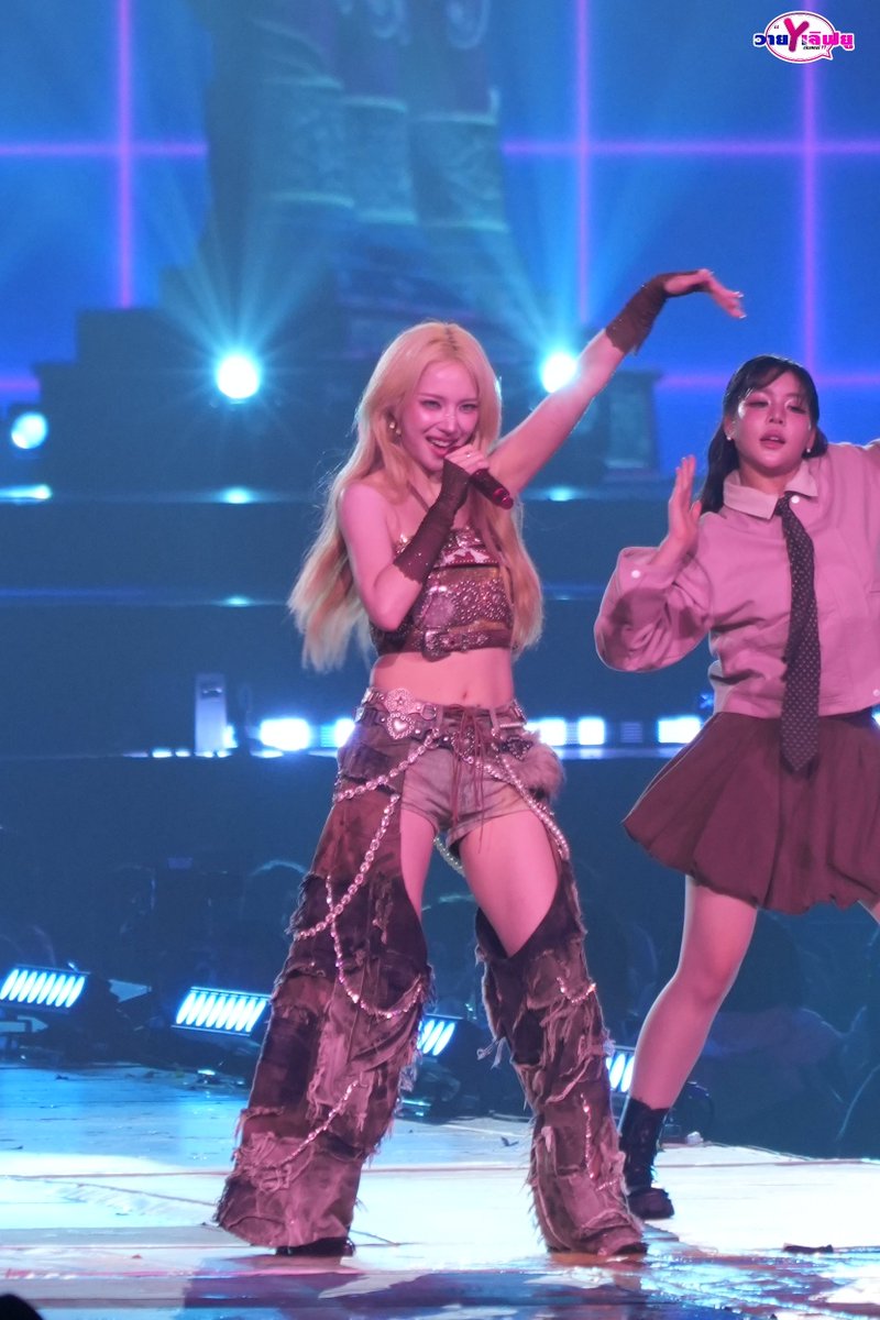 Yloveyouchannel's tweet photo. สวยมาก " แจน พลอยชมพู" แขกรับเชิญในงาน OH MY FOURTH CONCERT🎉🫧

LETS SHOUT OH MY FOURTH

#FourthConcertD1
#โฟร์ทณัฐวรรธน์
#Fourthnattawat
#JANHAE https://t.co/McM0rzlh4b