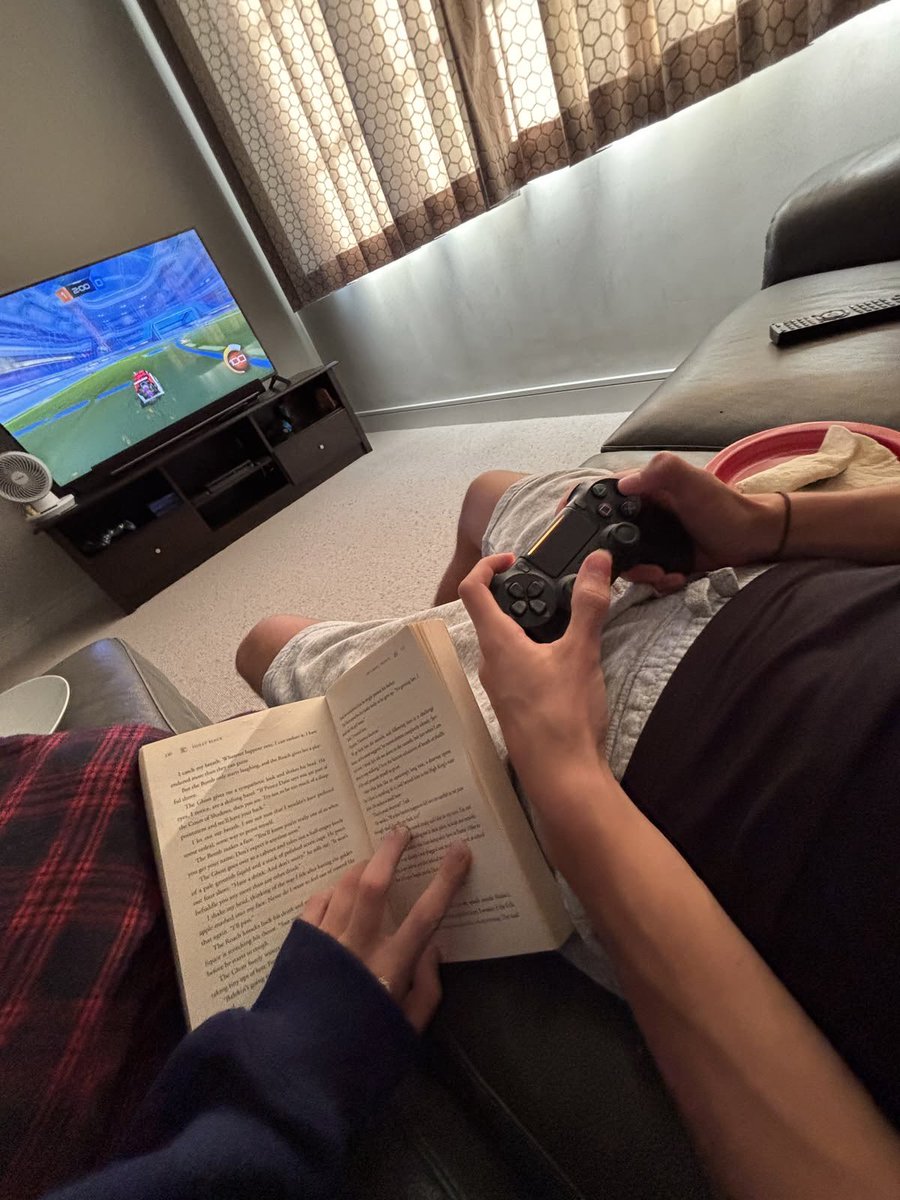 Theyluhmesomuh's tweet photo. I must be doing something wrong because I just want true love 😭 I wanna cuddle, goof off, laugh until we can’t breathe, have fun, embarrass each other, be clingy, and genuinely enjoy each other’s company. Like where is my personnn? https://t.co/tau8xojDkQ