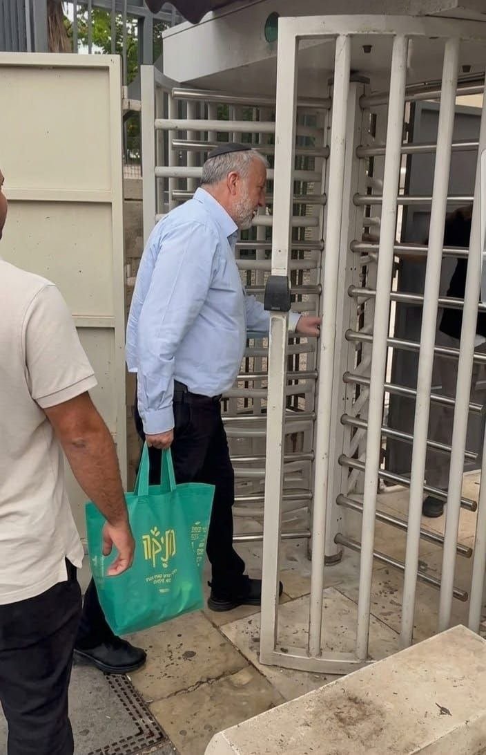 Tachles1P's tweet photo. כעת בכניסה למקווה, לא יודע אם זה אמיתי https://t.co/YTh5ZA4uxl