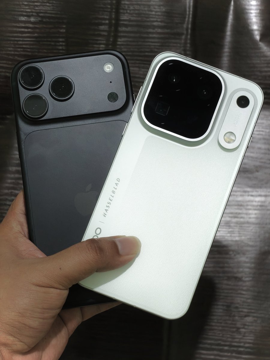encoword's tweet photo. Which smartphone are you using currently ?? 🤔

Starting with mine :
Primary : OPPO Find X10 Pro Max 
Secondary : iPhone 18 Pro Max https://t.co/XHSDzER9sT
