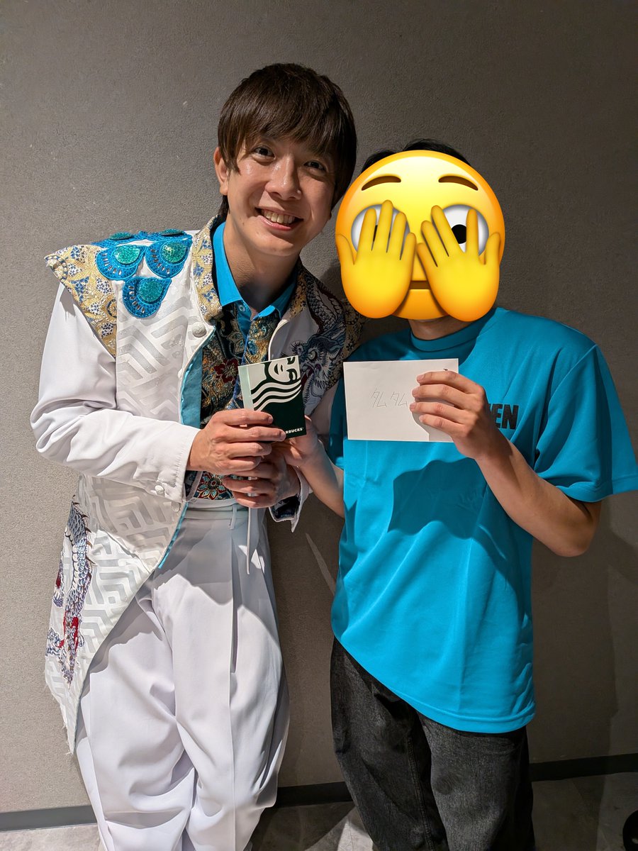 Yuki2_naniwa's tweet photo. 今日はタムタムのバースデーライブ！
今日のライブでは歌多めということで昔のボイメンの曲をたくさん歌ってくれました！
小学生の頃から応援してる身としては当時の曲をたくさん聞けて本当に幸せだった
これからも応援してます
そしてお誕生日おめでとう🎂

#ボイメン
#でらボ
#逆にゆうちゃんバンド https://t.co/q0eJmpTY9L