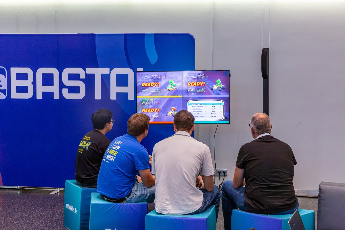 BASTAcon's tweet photo. 🎮 Die #bastacon kann mehr als Code!

• Leckeres Catering
• Mario Kart in der Gaming-Pause
• Gewinnspiele
• Networking mit der Community

📸 Unsere BTS-Einblicke zeigen die BASTA! Mainz abseits der Sessions!

#BehindTheScenes #DeveloperCommunity https://t.co/8eaaVuTgC5