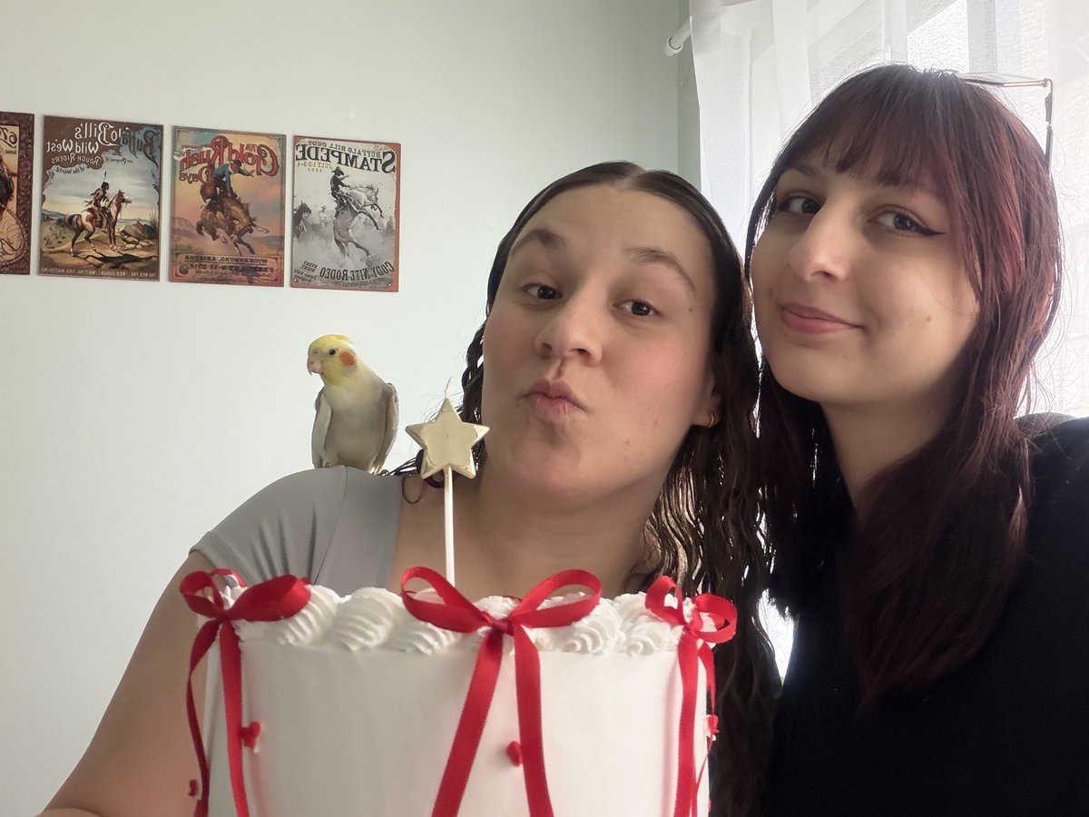 De_Paulla06's tweet photo. Nos e nossa filha jade Maria 😭🫶🏻😘🌷🎀🌸 https://t.co/01AAgiYNLJ