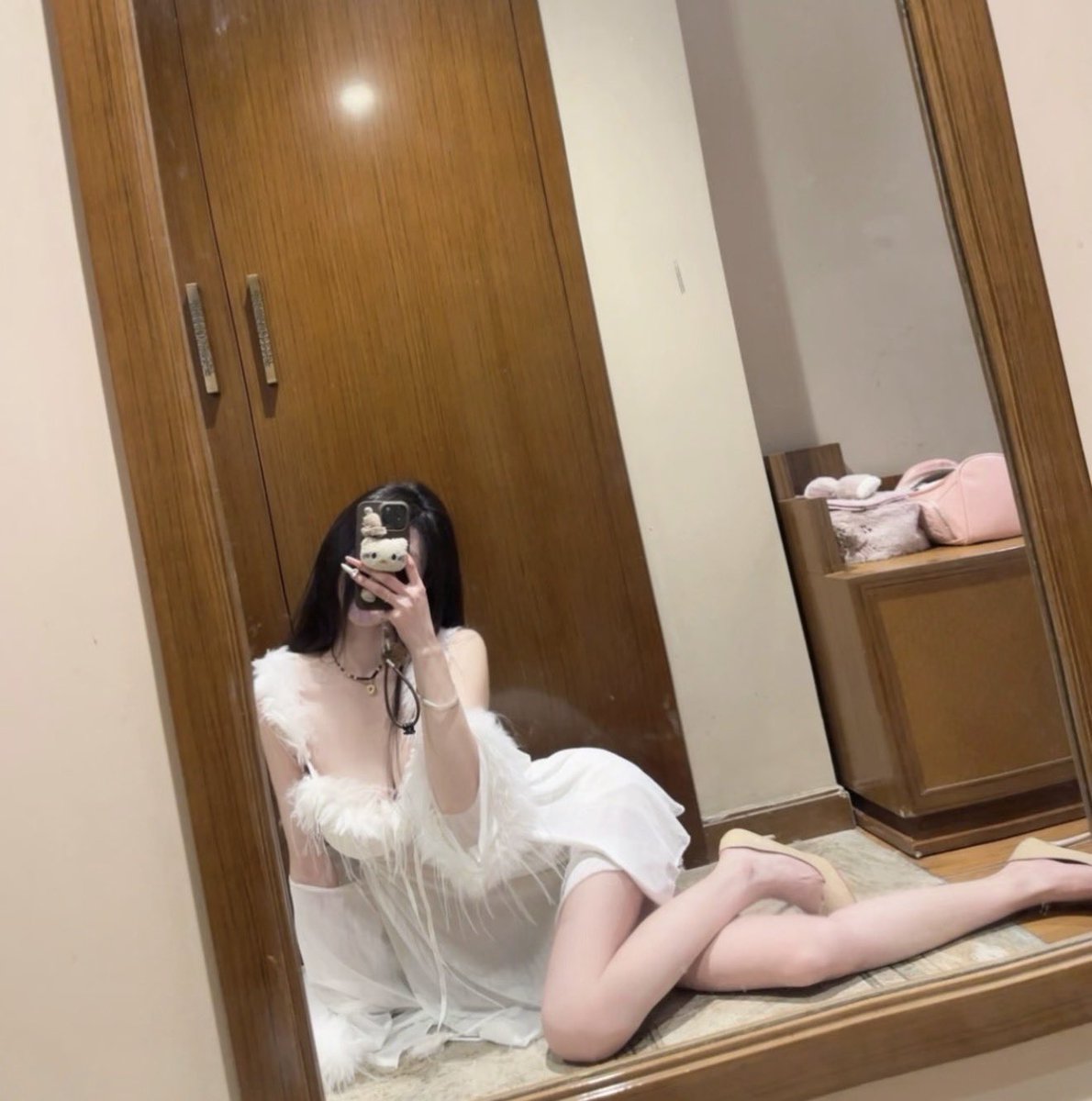 adrienne23oc8's tweet photo. 来X发泄了 😅

有没有男人要来了解了解

像我这般风情万种的骚货

应该没有人会拒绝看我的骚福吧🥵 https://t.co/uCD56TprWZ