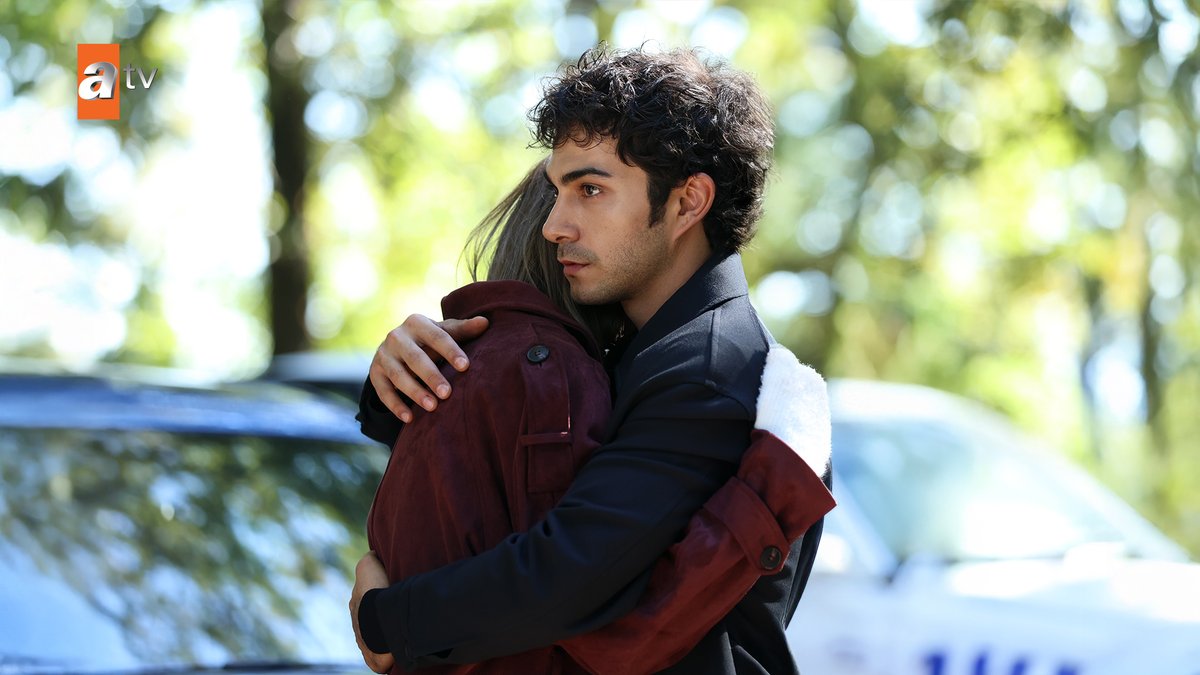 altiustuistdizi's tweet photo. “Kokusunu sevdiğim..." #EmNaz 🌹❤️

Altı Üstü İstanbul yeni bölümüyle Pazartesi 20.00’de atv’de!
#AltıÜstüİstanbul @atvcomtr https://t.co/COD4vQnuTW
