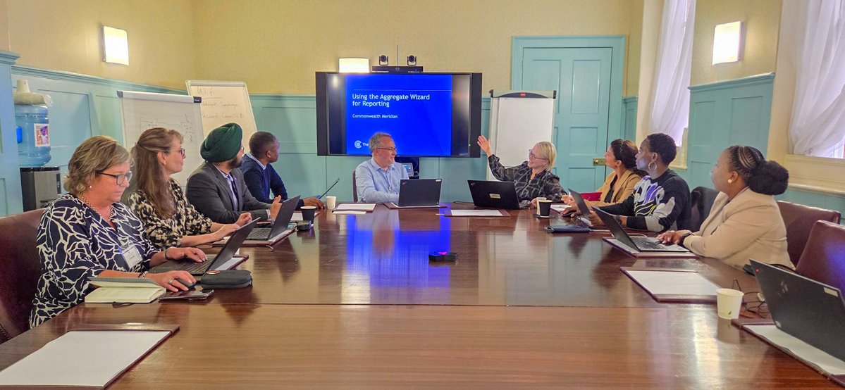 commonwealthsec's tweet photo. 🇿🇦 Officials from @SAReserveBank are at our headquarters in London this week for a workshop.

👩🏾‍💻 The Bank’s business and technical teams are working with us to explore whether Commonwealth Meridian, our debt management system, could support the future needs of its Financial Surveillance and Economic Statistics departments.

🤝 Through discussions and practical sessions, officials will identify areas for future collaboration.

Learn more about Meridian: https://t.co/VBgZGZqnUn