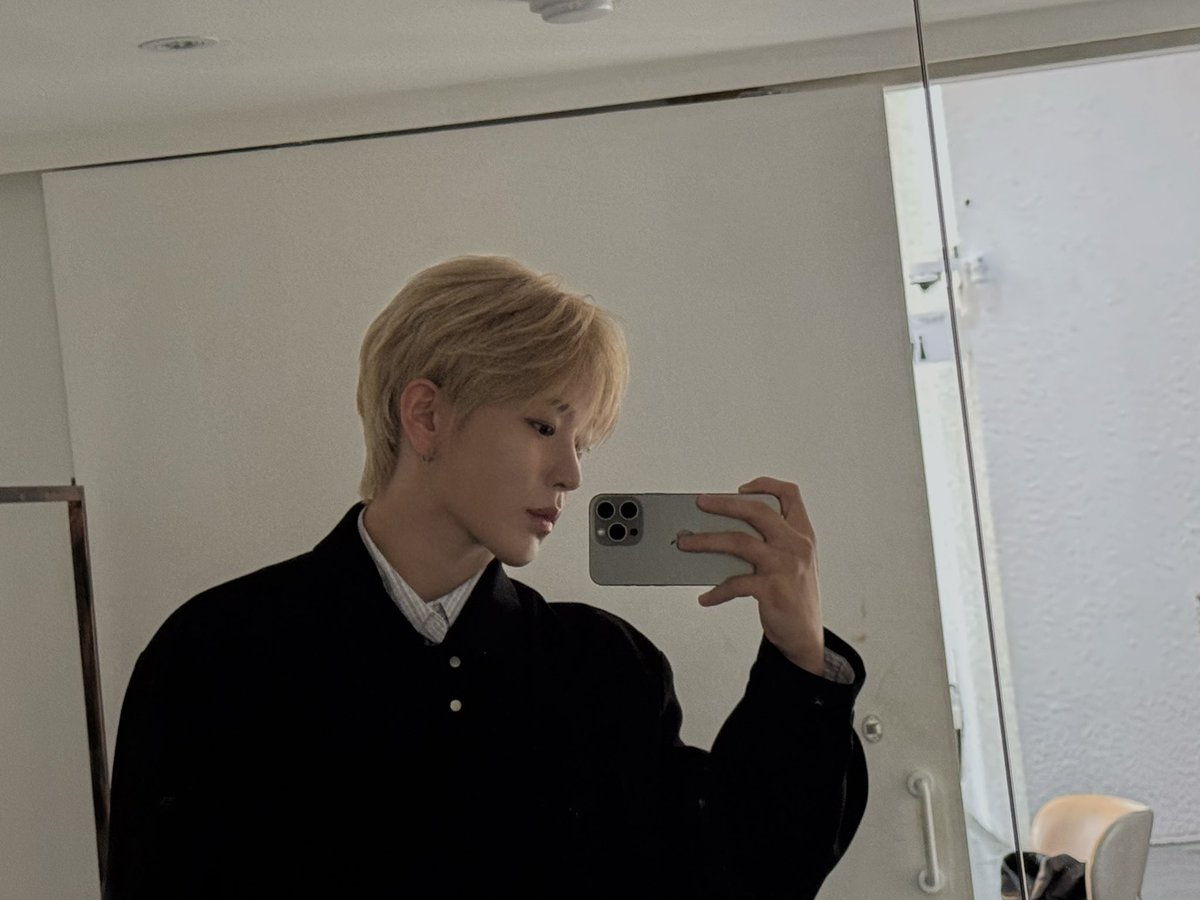WHIB_ON's tweet photo. 감기 조심

#WHIB #휘브 #HASEUNG #하승 https://t.co/77u7QvIRaj