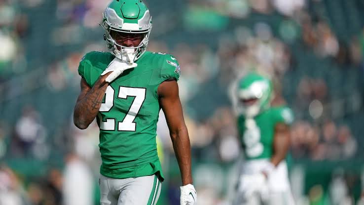 SilverBlueSosa's tweet photo. @fashion_nfl Would have loved to see Kelly green vs cowboys throwbacks this year on thanksgiving. https://t.co/KNH4XWaO29