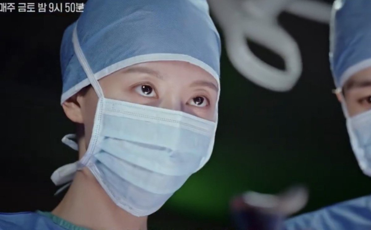 ItsMeTee7's tweet photo. Why does gye sujeong have such crazy chemistry with this new shady doctor?

I get chills.
#doctorxep3
#kimjiwon https://t.co/O4Czb10qre