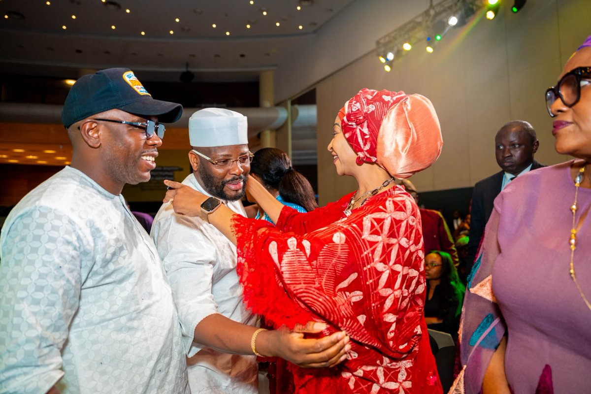 Georgewill100's tweet photo. "What's happening in Nigeria this season?" Now there's one place to find the answer: the Ember2Remember calendar on MyCityApp... #Ember2Remember
@MyCityApp01 https://t.co/NOqQY6lokg