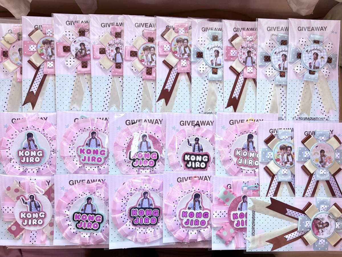 oiloil1129's tweet photo. giveaway 🍓ออกแบบและทำเองทุกขั้นตอน

จำนวน 30 ชิ้น

🗓️18 October 2026
📍CU Sports Complex
⏰ TBA

📌กติกา📌
โชว์แอค ig เทรน ฟชว ของ ทมก 📱( 1 คนต่อ 1 ชิ้น แม้จะมีหลายแอค)

#KONGJIROGraduationDAY #kongjiro https://t.co/BzCItuG7zY