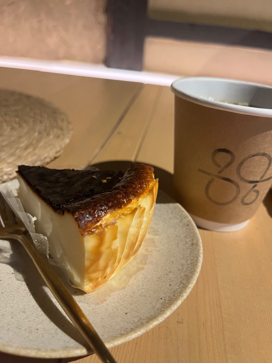 ohanahaaaandayo's tweet photo. カフェ巡りもしたよ！！コーヒーもバスクチーズケーキも美味しかった！ https://t.co/7u46w88RFF