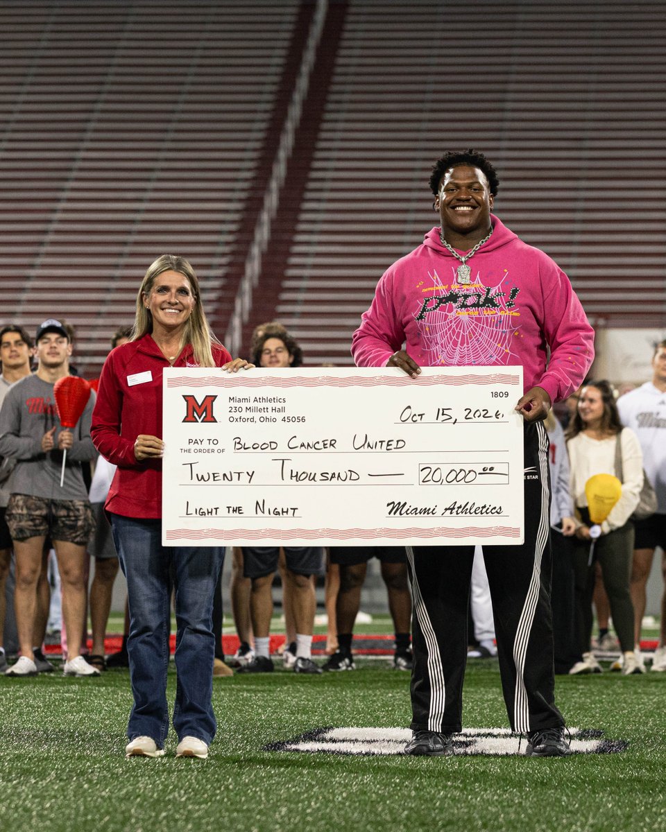 MiamiOHFootball's tweet photo. A beautiful night for a great cause ❤️

Thank you to everyone who took part in and donated to our annual Light the Night event!

#RiseUpRedHawks | 🎓🏆 https://t.co/X9E0n0NK3q