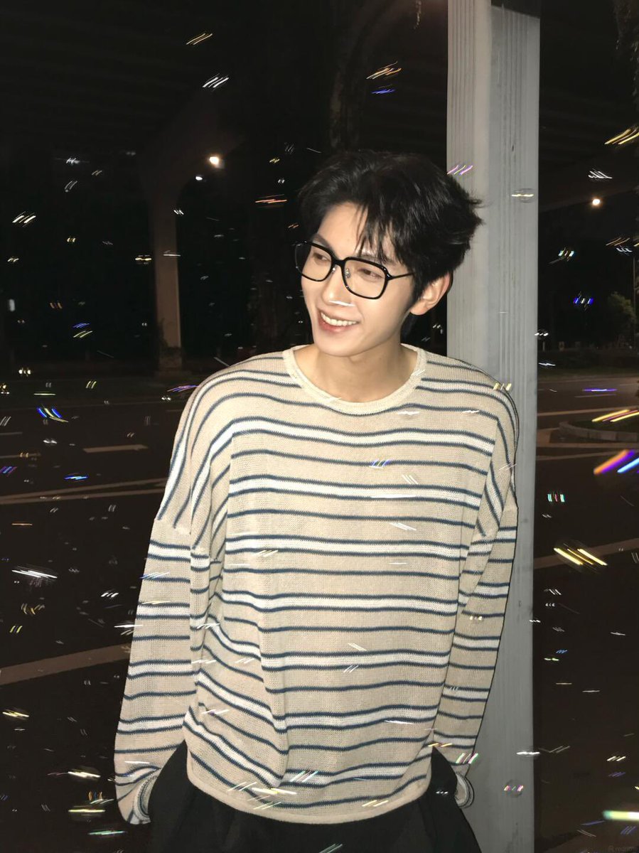 FanzhixinTH's tweet photo. Fan Zhixin updated Xiaohongshu 💜✨

เด็กน้อยก็ต้องคู่กับของเล่นสิ🫧🫧🫧

 #ฝานจื้อซิน #fanzhixin #樊治欣 https://t.co/64htZQyES8