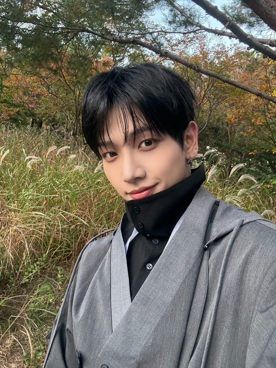 ilysmyungz's tweet photo. JAEHYUN’S SPANISH 😭♡ he just told us earlier he had a spanish lesson today and then sent these photos with a spanish message ㅠㅠ 

Cada día a tu lado brilla
[Every day by your side shines ♡] https://t.co/0zmY5ClVtx