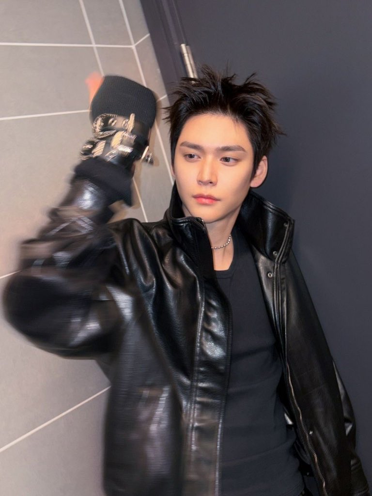 bemynextone3's tweet photo. 사진에서   늑대의향기가날수있는거임? https://t.co/3SbdpFsTlE