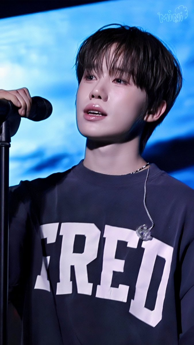mini_luglio's tweet photo. DIGNITY LIVE IN SEOUL 
[𝑷𝑶𝑰𝑵𝑻 𝑩𝑳𝑨𝑵𝑲 : 𝒁𝑬𝑹𝑶 𝑫𝑰𝑺𝑻𝑨𝑵𝑪𝑬]
260627 1부

LUO 

#DIGNITY #디그니티 #LUO #루오 
@DIGNITY_members https://t.co/uxonqc5epQ