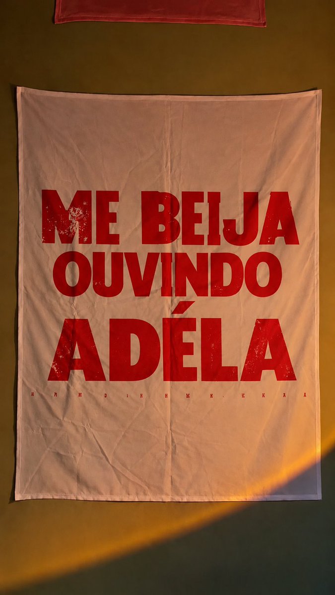 acervooadela's tweet photo. me beija ouvindo adéla 🩷 https://t.co/G4xgzh3tRH