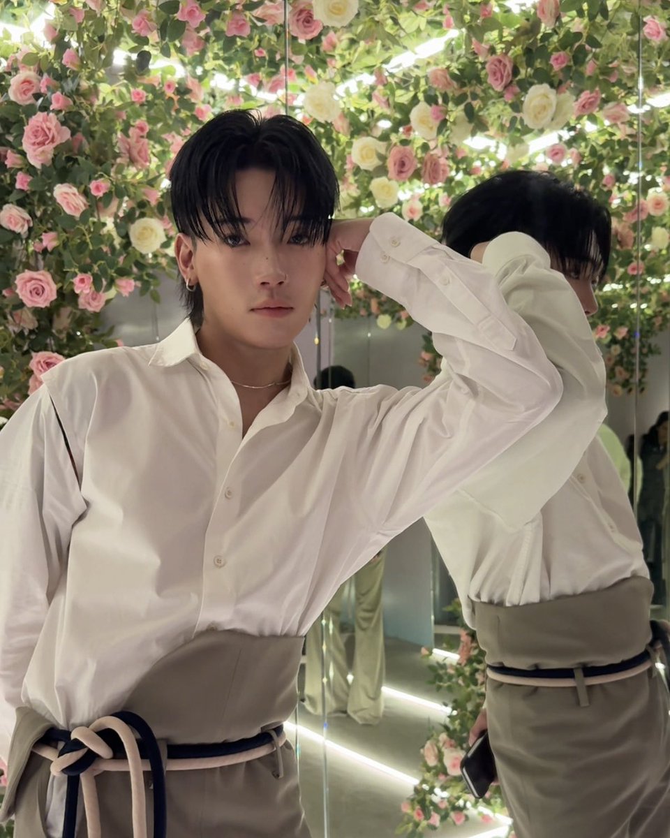 perses_official's tweet photo. 𓇢𓆸 ˖ ࣪⊹ ♡ @kritxxn 

#MAISONMARGIELAFRAGRANCES
#SMELLSLIKEMEMORIES 
#SMELLSLIKEFANTASIES 
#SCENTSORIUM #KRITTIN_PERSES #PERSES_TH https://t.co/p0OO1h8J2m