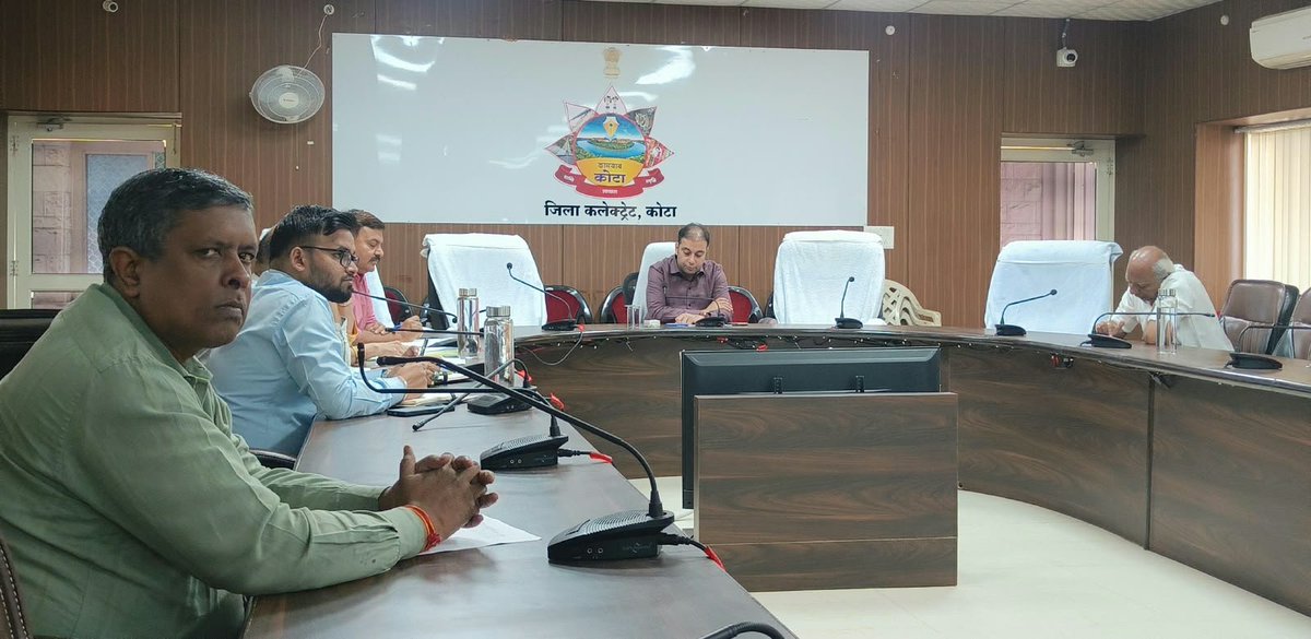 DEOKotaElection's tweet photo. #पंचायती_राज_संस्थाओं_के_आम_चुनाव_2026 
#Kota
#ईवीएम_रेंडमाइजेशन
@SecRajasthan 
@Dcdmkota
@DIPRRajasthan
इटावा, लाडपुरा, सांगोद एवं सुल्तानपुर पंचायत समिति सदस्य तथा जिला परिषद सदस्य के चुनाव के लिए ईवीएम मशीनों के प्रथम चरण का द्वितीय रेंडमाइजेशन कलेक्ट्रेट सभागार में हुआ। https://t.co/rj5ITHI97X