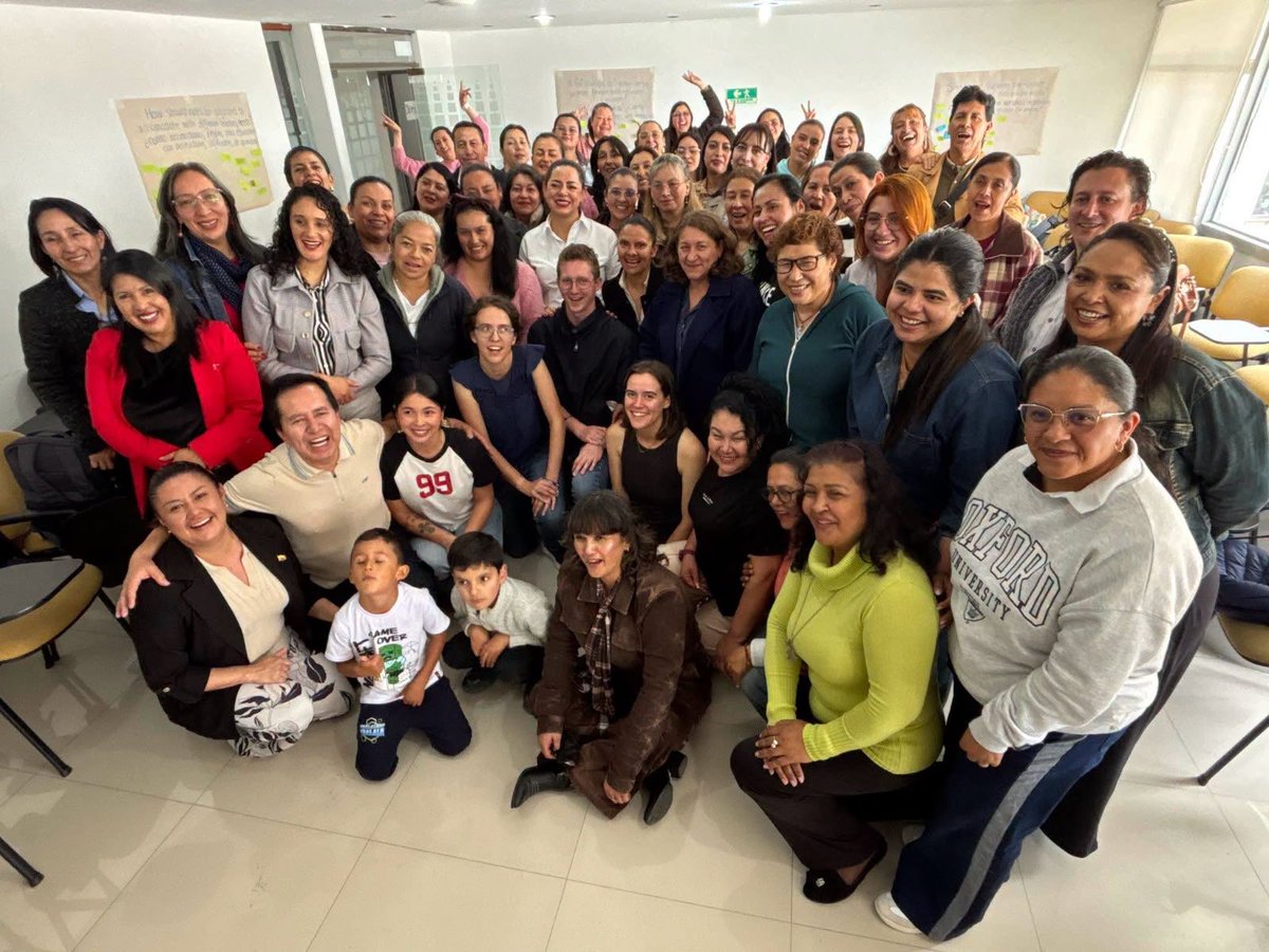 GobBoyaca's tweet photo. Seguimos trabajando por la educación de Boyacá, contribuyendo en el desarrollo profesional de los docentes. 

👉Descubra cuántos docentes hicieron parte de esta iniciativa.

🔗 https://t.co/7g7gs3lz3y

￼ https://t.co/LP3JWS4nyx