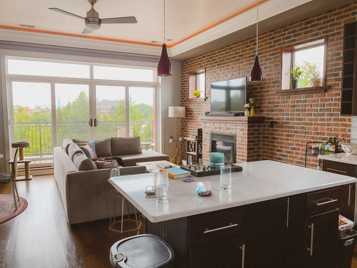 CentInsOKC's tweet photo. Renting an apartment or house still leaves your furniture, electronics, and personal gear at risk. We look across multiple insurance carriers to secure affordable coverage that protects your belongings and personal liability. Connect with us: https://t.co/zmsKBGra7b https://t.co/Juj1LG2KL0