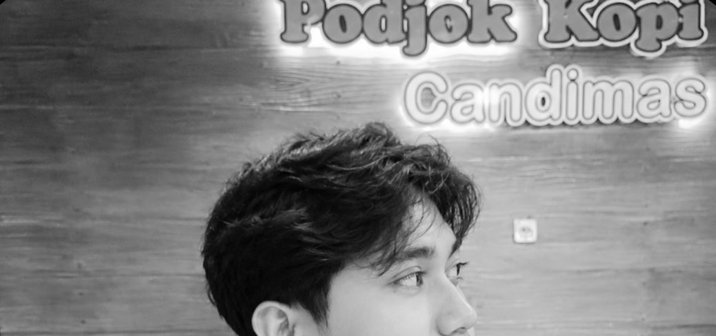 rakanuala's tweet photo. Nglirikin Dia Sm oranglain huhu
#gayjogja https://t.co/XS3IOq1mXt